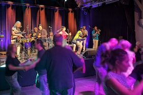 Salsa Party mit Caballo Negro