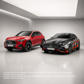 Brandneue Innovationen - Der neue Mercedes-Benz GLA & der neue Mercedes-AMG CLA 45 4MATIC+ als Original-Rekordfahrzeug