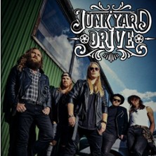 Junkyard Drive - Squeeze Tour | Support: Airstrike