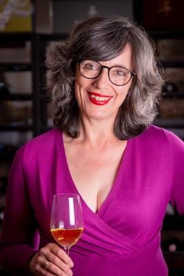 Winzertalk - Bühne frei für Wein & Talk: Der Winzertalk im Galli Theater mit Jasmin Kettenbach