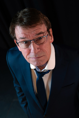 Jan-Peter Petersen - "Streng gemein" - Ein Abend voller bissiger Beobachtungen, kluger Pointen und viel Humor, der zeigt, wie nah Komik und Realität beieinander liegen