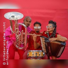 Livia Mattos - Power-Trio aus Brasilien