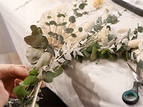 Flower-Loops mit Trockenblumen: Frühlingslust