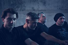 Diorama - a substitute for light on tour