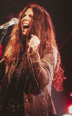 Sari Schorr - Running Wild European Tour