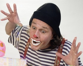 JOAQUINO PAYASO und seine sieben Koffer - Clownstheater für Kinder und Erwachsene
