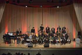 Frühshoppen mit der Bigband SwingING.
