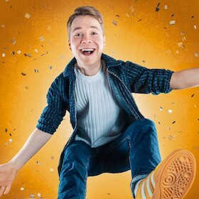 Till Frömmel - TOYBOY - Impro-Comedy & Magie live!
