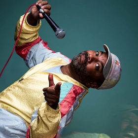 Simon Pearce - Funny Bones