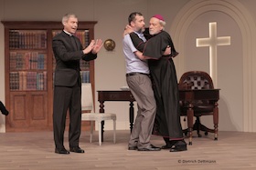 Kardinalfehler - Kirchenkomödie in zwei Akten von Alistair Beaton und Dietmar Jabcobs