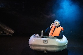 MOBY DICK oder der intergalaktische Walfisch // Schauspiel mit Objekten für Kinder ab 8 Jahren
