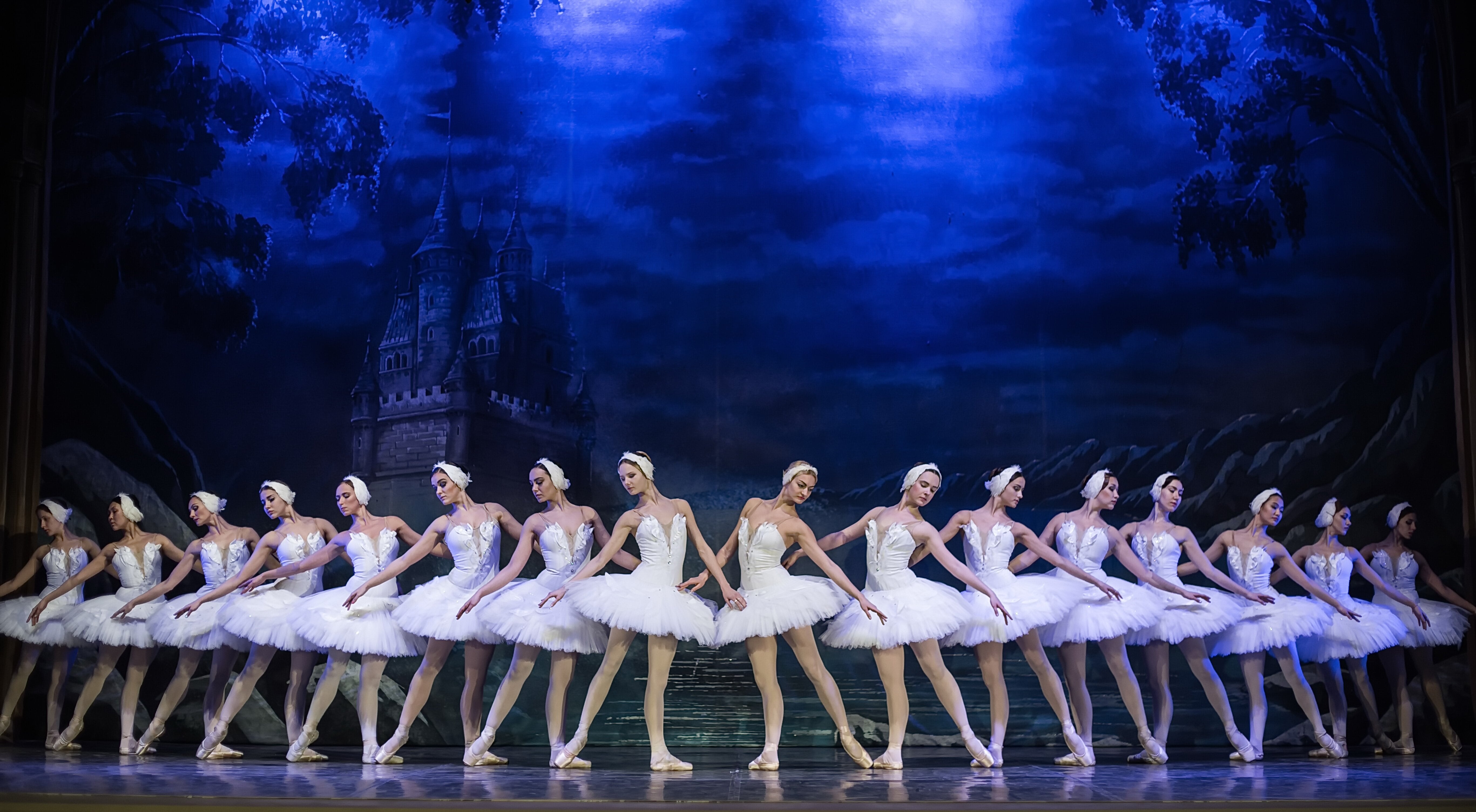 SCHWANENSEE - Royal Classical Ballet