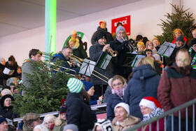 Anpfiff zum Advent – Adventssingen unterm Stadionhimmel