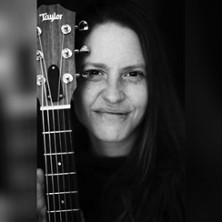 Cynthia Nickschas