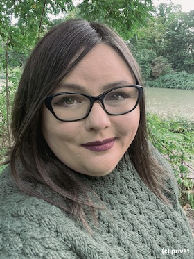 Emily Bähr liest aus 'Tainted Vows - Gods of New Olympia 2'