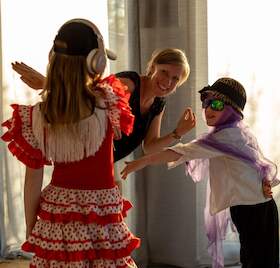Mercedes-Benz Kinderferienprogramm - Stark durch Theater! - Workshop für Kinder