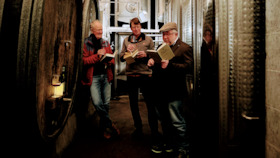 Holz oder Stahl - eine literarisch musikalische Weinprobe