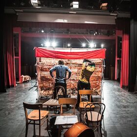 Erwachsenen Theater