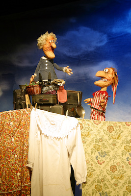 Kikeriki Theater - Achtung Oma