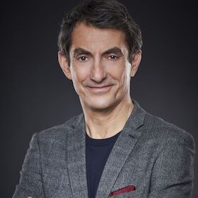 Knacki Deuser - "Humorintelligenz" Die neue Stand-up-Show von Mr. NightWash