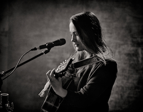 Gitarrenfestival Edersee: Sophie Chassée – Virtuosität trifft auf emotionale Klangpoesie