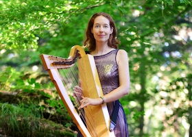 Nadia Birkenstock im Folkclub Prisma e.V. Pforzheim - Keltische Harfe und Gesang
