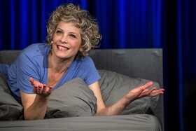 Anna Schäfer - "Schlafende Hunde" - COMEDY THEATER
