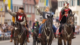 Historischer Festzug 2026 - Historischer Festzug mit Gruppen von der Staufer-Zeit bis Bismarck-Ära.