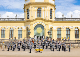 Benefizkonzert des Heeresmusikkorps Kassel - Repertoire-Vielfalt von Märschen bis Showmusik