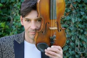 „MUSIC FLOWERS ON VIOLIN Hinreißende Musikstücke aus Film, Pop & Rock“ - Premiere