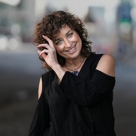 Isabel Varell "Die guten alten Zeiten sind jetzt" - Ein Abend voll prallem Leben