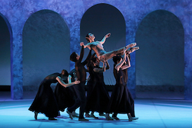 Compagnie Illicite Bayonne: Echoes of Tschaikowsky