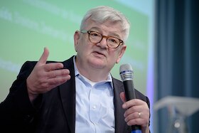 Joschka Fischer --- Verlegt in die Gemeindehalle Gschwend (Hinweis siehe unten)
