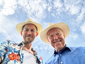 Die Bayerischen Bremer Stadtmusikanten - Eine lustige Märchenerzählung mit Musik
