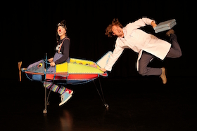 Glucks, die Überfliegerin (ab 4) - Clowness Theater