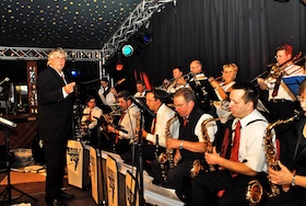 Jazz Fazz Bigband - Tanzparty im historischen Spiegelzelt