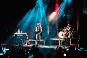 Joy Kleinkunst: Huebnotix - A Tribute To Rock History