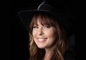 Katie Freudenschuss - One-Woman-Show