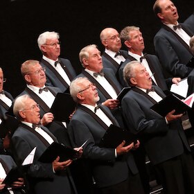 Mann, Männer, Männerchöre - Klang & Tradition mit drei Chören und Solistinnen