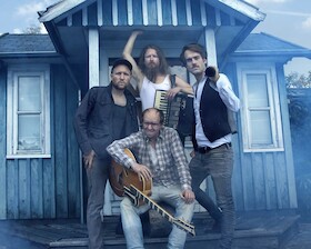 Gankino Circus - Bei den Finnen
