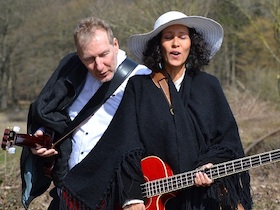 Ankommen - Samirah al-Amri und Thomas Hecker