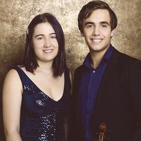 Pauline Creuz (Klavier) und Lewin Creuz (Violine)