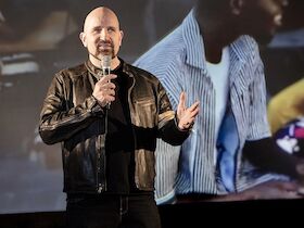 Dominik Kuhn - "Künstliche Intelligenz - Leuchtende Zukunft oder Leben in der Matrix"