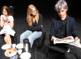 Willkommen - von Lutz Hübner und Sarah Nemitz