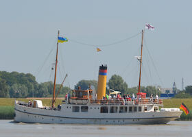 Emsrundfahrt von Leer (Hafenpromenade) Richtung Papenburg und zurück
