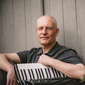 Rüsselsheim singt Volkslieder - Mitsingkonzert mit Rüdiger Schmidt
