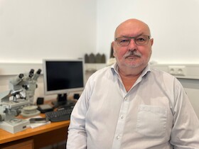 „Hör mal zu“ – Talk mit dem Gerichtsarzt Dr. Bernd Kopetz