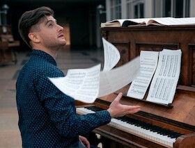 Klavierabend mit Nikolai Denisov - Mit meinem Klavier um die Welt