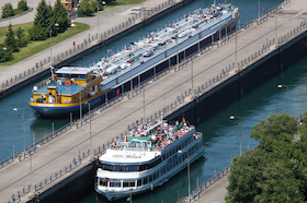 Iffezheimfahrt - Jubiläumsfahrt-Staustufe Iffezheim u. zurück, Schleusung unter Vorbehalt.