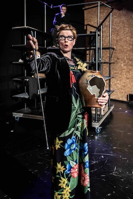 Eve und der zerbrochne Krug